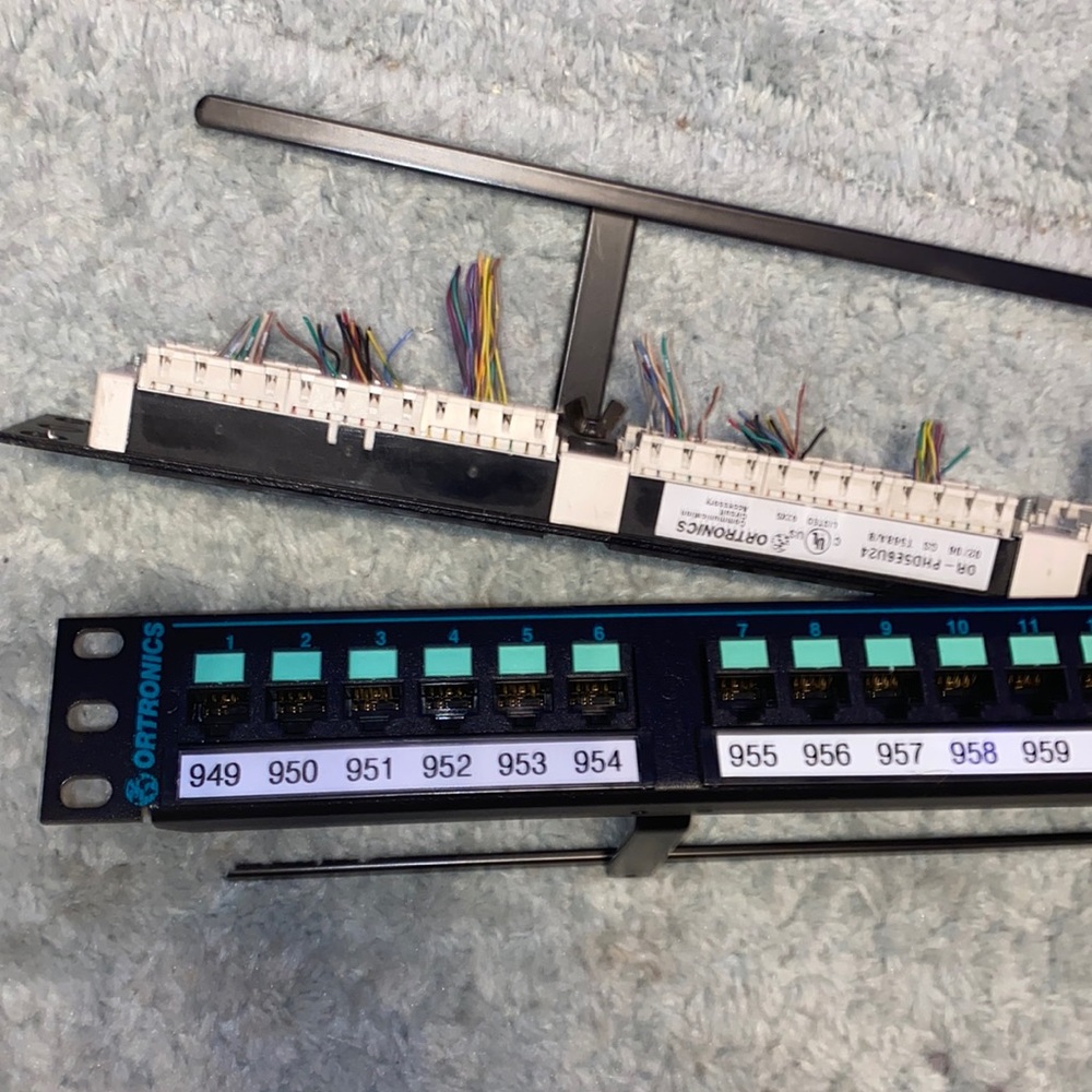USED Ortronics OR-PHD5E6U24 2 units network cat 5e patch bay Best Buy 19” racks